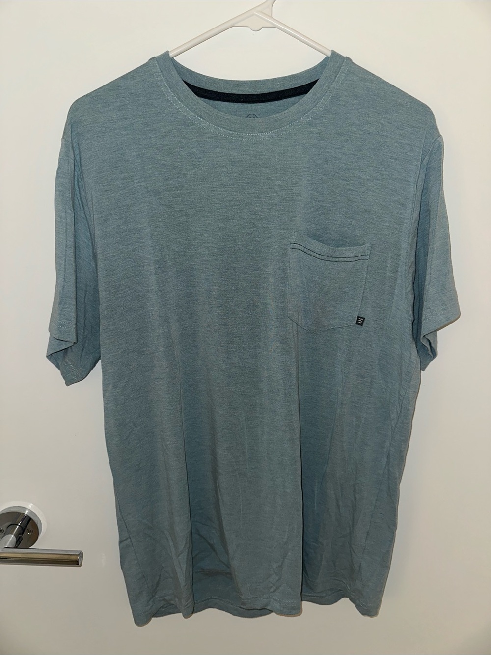 Men's Short-Sleeve Pocket T-Shirt in Heather Blue